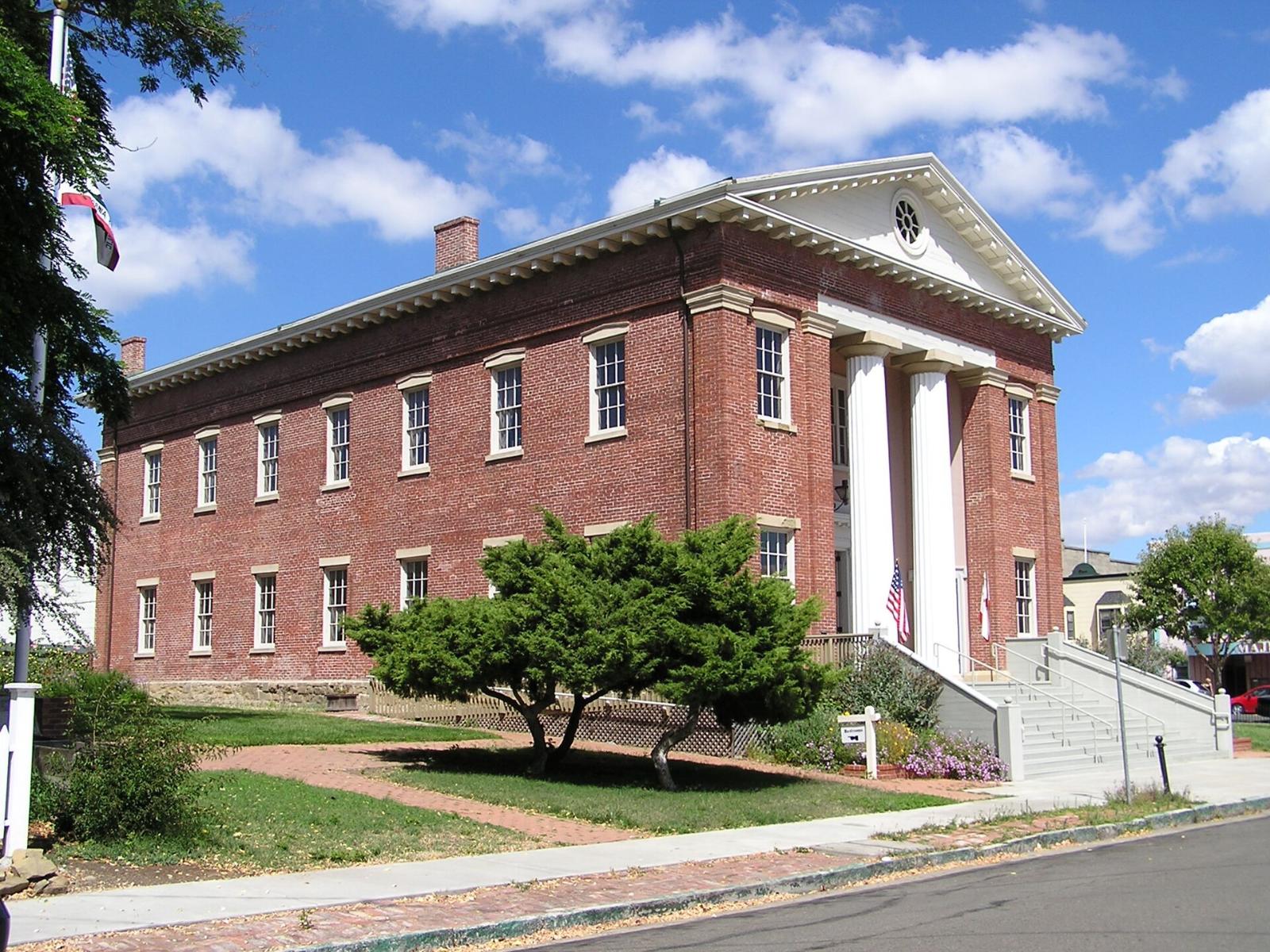 The red brick Benicia Capitol with white columns