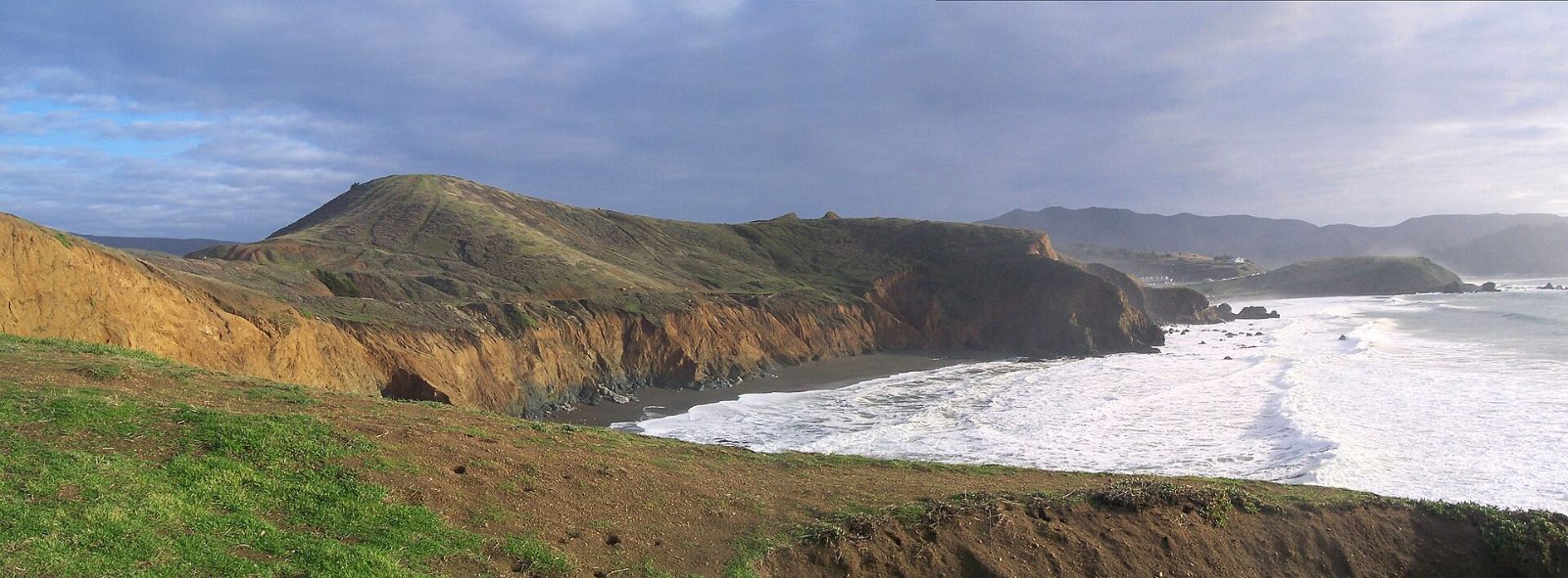 The Pacifica coastline looking south from Mori Point