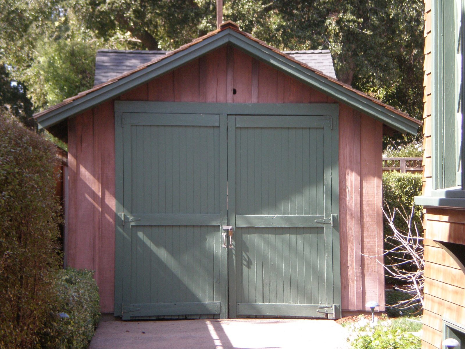 The small wooden garage behind 367 Addison Avenue where Hewlett-Packard began