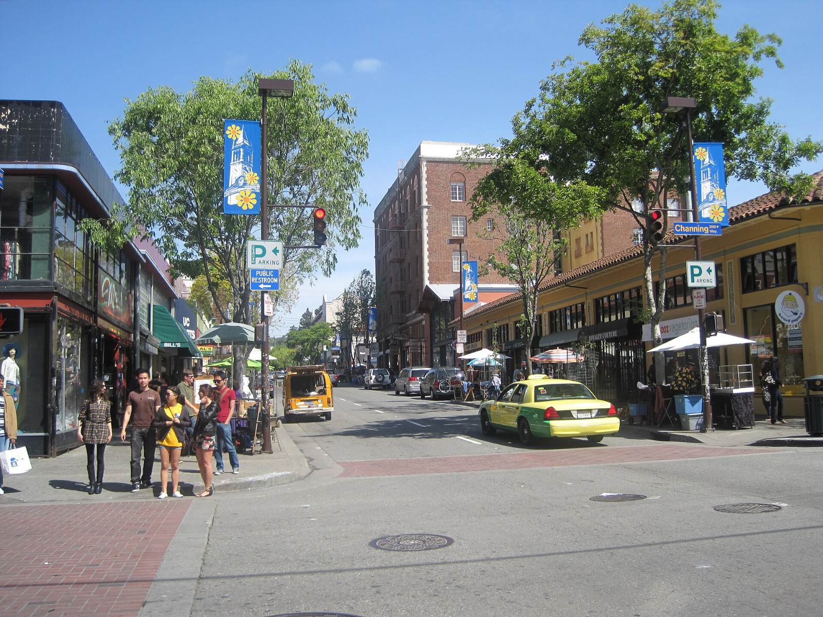 Shops along Telegraph Avenue in Berkeley, looking north toward campus