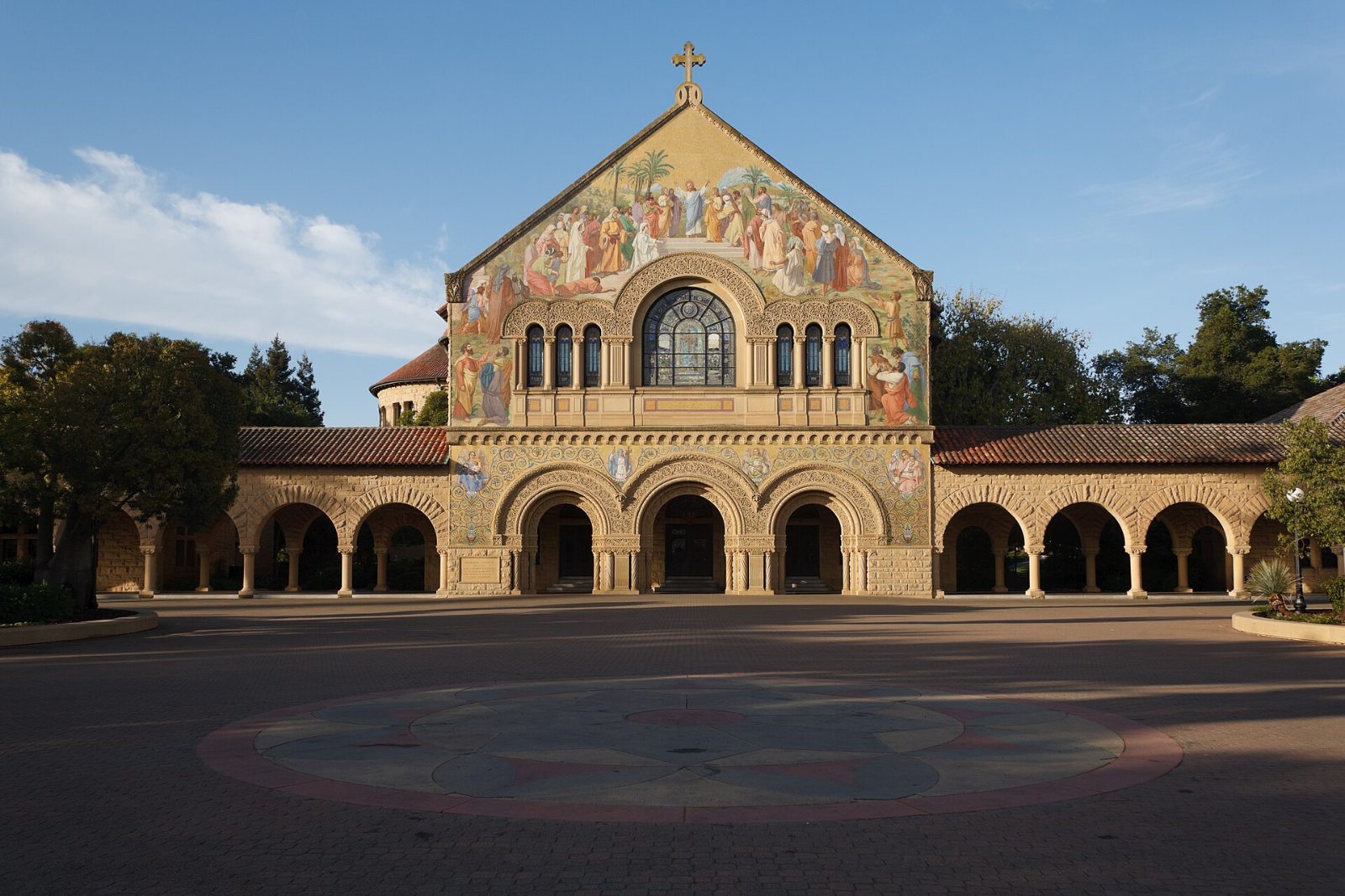 The mosaic front of Stanford Memorial Church on the Main Quad