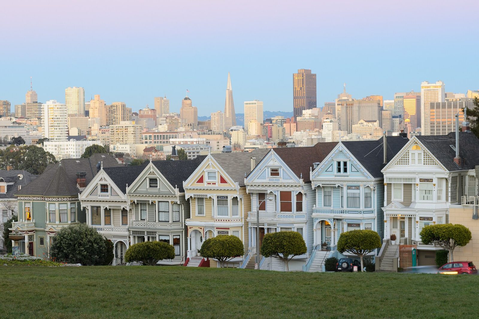 Victorian houses on Steiner Street facing Alamo Square